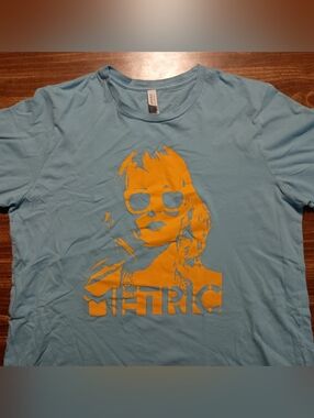 METRIC T-SHIRT - XL // Emily Face Rock Music Logo Graphic Band Tee Shirt Canada